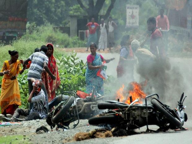  West  Bengal  panchayat  polls 72 turnout violence claims 