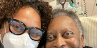 Pele briefly back in ICU